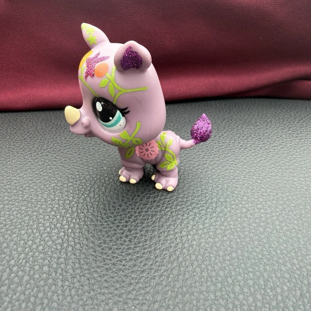 Hasbro Littlest Pet Shop 2342 Purple Glitter Rhinoceros Rhino Blue Eyes LPS